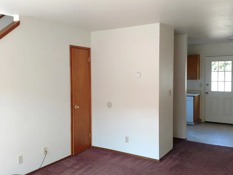 1648 Fischer Ave — Photo 2