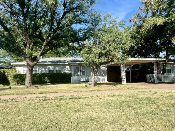 1413 Utica St, Plainview, TX 79072