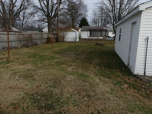 4th image of 729 Fargo St
