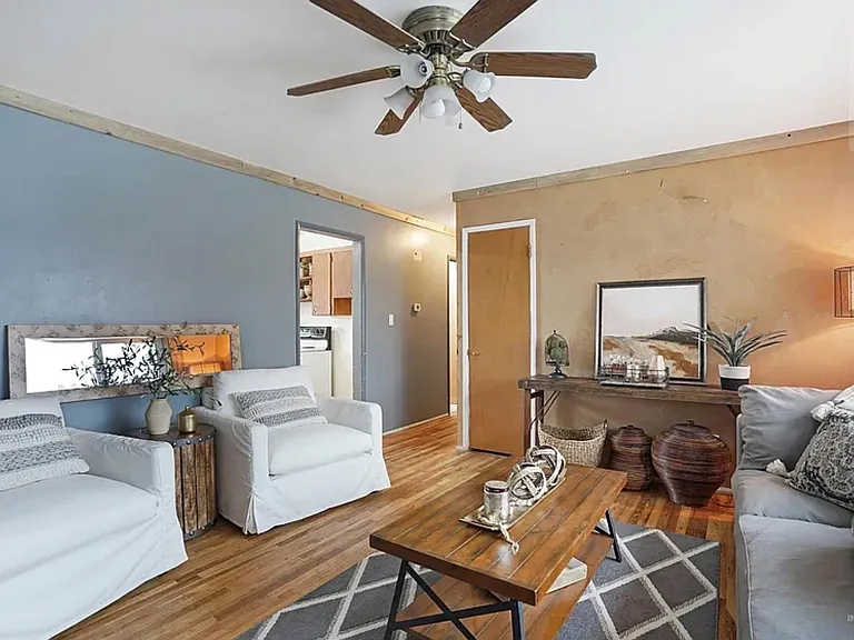 542 Malta Ave — Photo 3