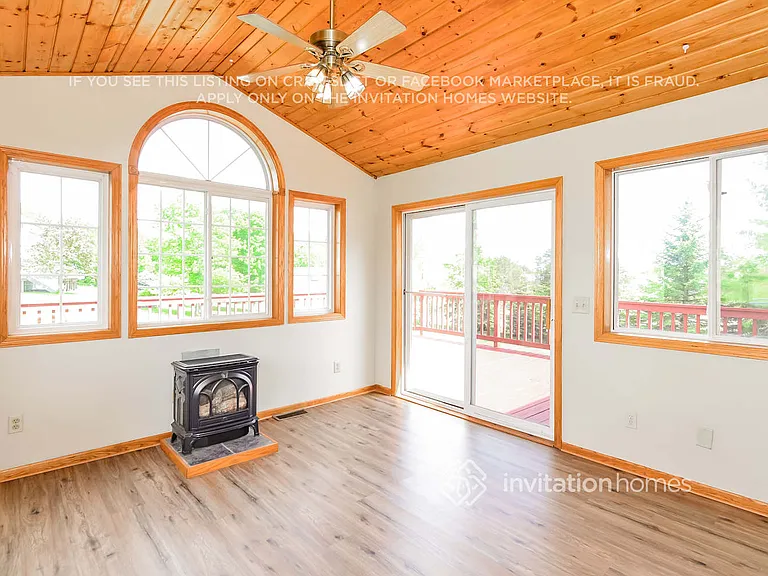 19309 Upland St NW — Photo 9