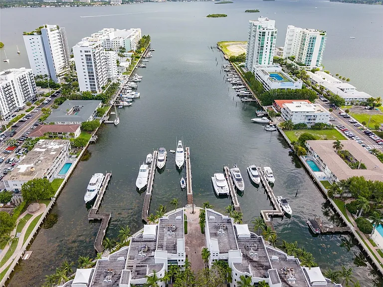 7914 Harbor Island Dr #106 — Photo 46