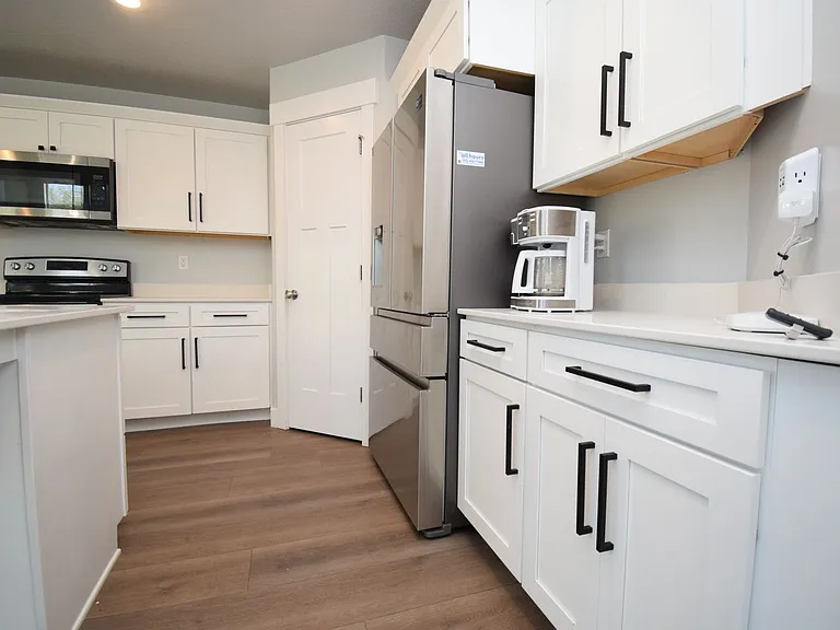 904 W Ellsworth St — Photo 20