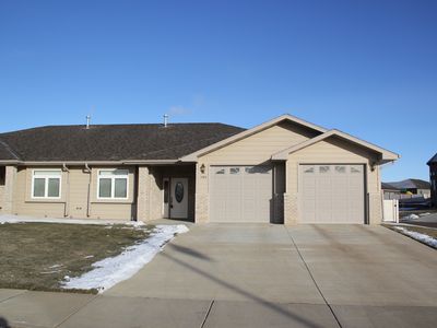 1484 Sagebrush Ct, Dickinson, ND, 58601