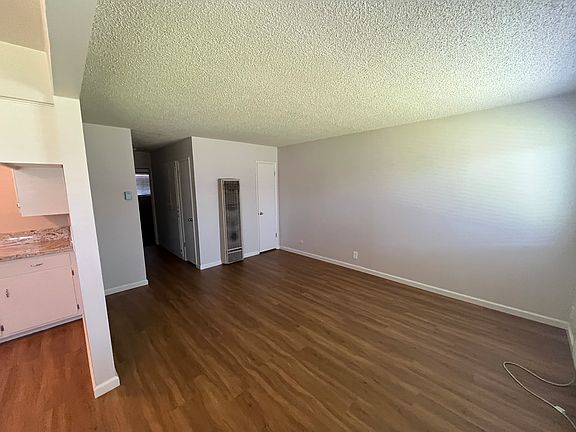 4th image of 3017 N Vagedes Ave #B