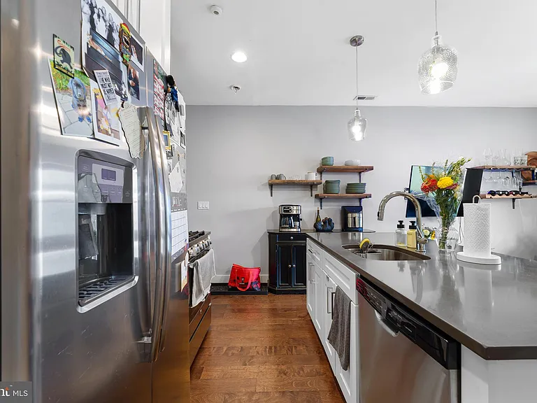 1336 S Bouvier St #B — Photo 14
