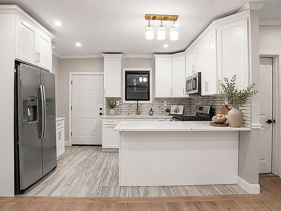 5th image of 128 E 238th St #1