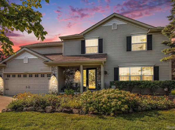 11108 Matthew Ln, Hartland, MI 48353