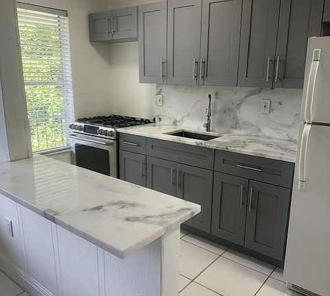 5th image of 3807 SW 79th Ave