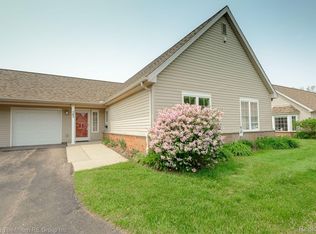582 Lancaster Ct, Saline, MI 48176