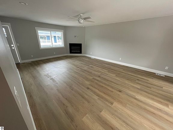 2nd image of 1028 Centre St #1