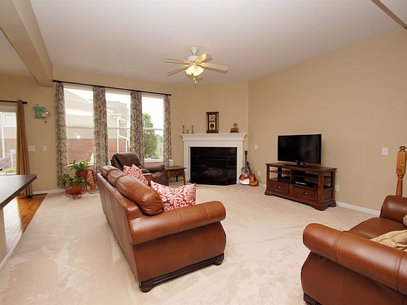 3rd image of 1362 Crossbend Dr