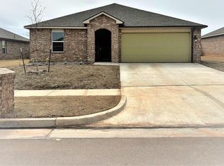 10416 NW 25th St, Yukon, OK 73099