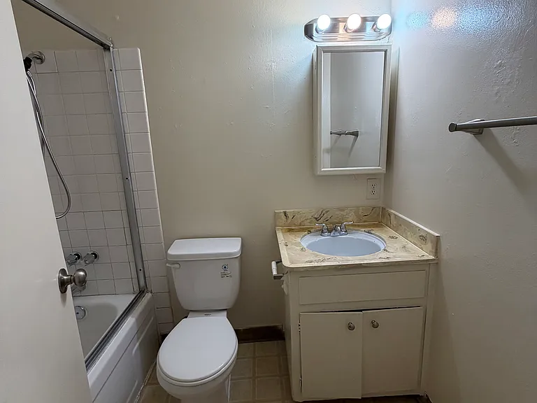 2911 Toyon Dr #3 — Photo 6