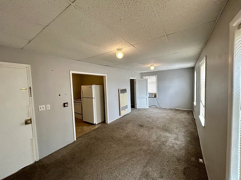 617 E 4th St #1 — Photo 5