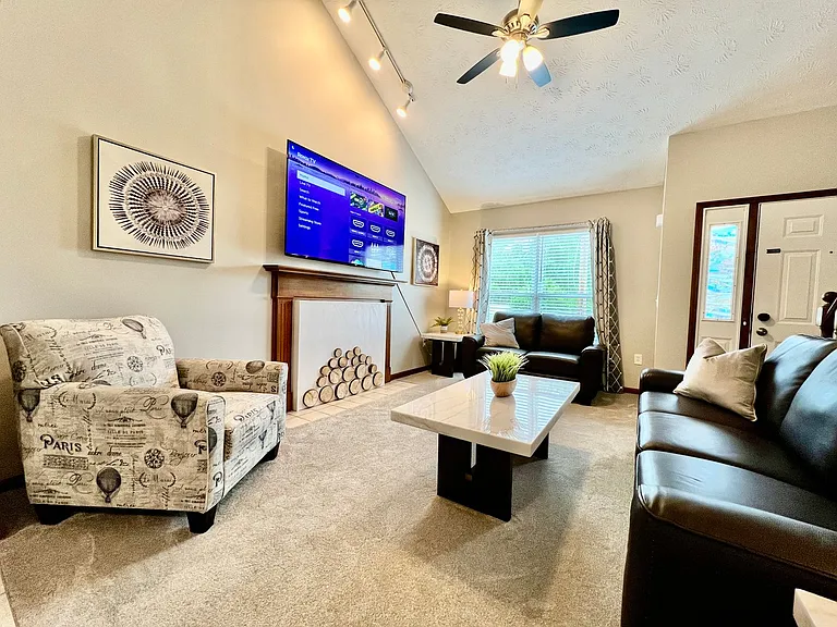 6429 Cincinnati Dayton Rd #B — Photo 13