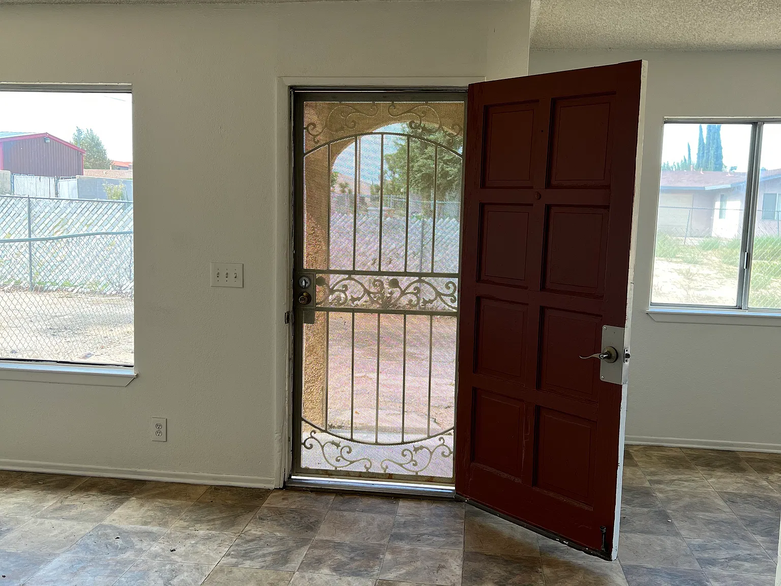 16005 Juniper St — Photo 1