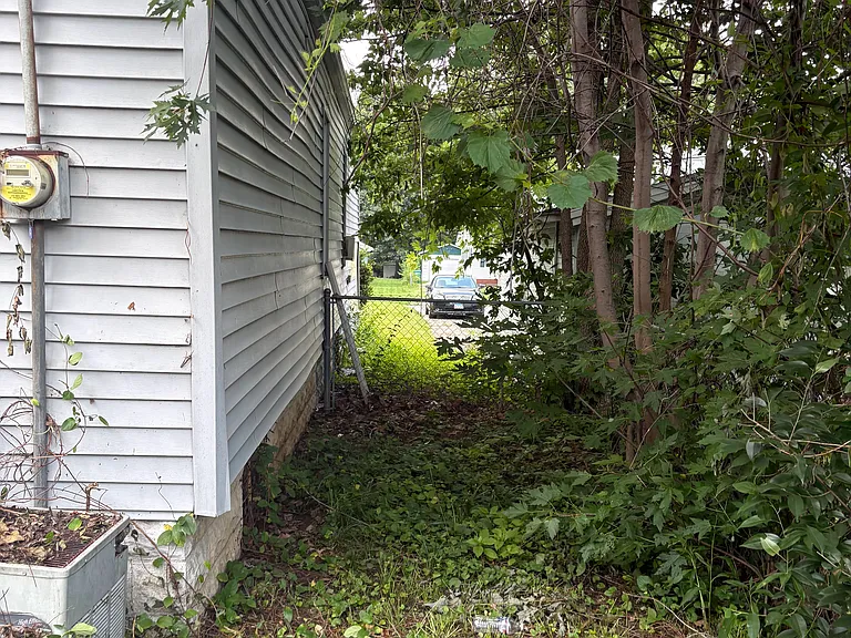 1421 E Sedgwick St — Photo 8