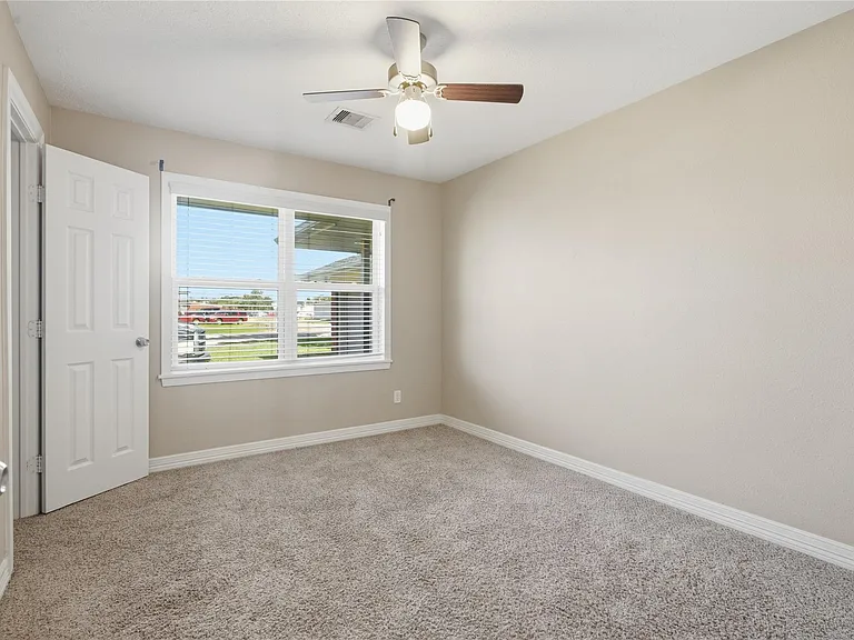 505 Malvern Ave — Photo 15
