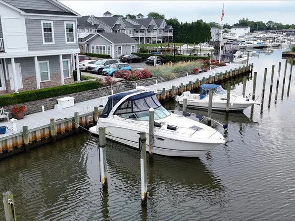 36 Nicole Ct #36, Copiague, NY 11726