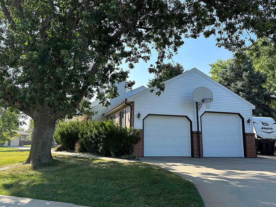 1003 E 48th St, Kearney, NE 68847 Zillow
