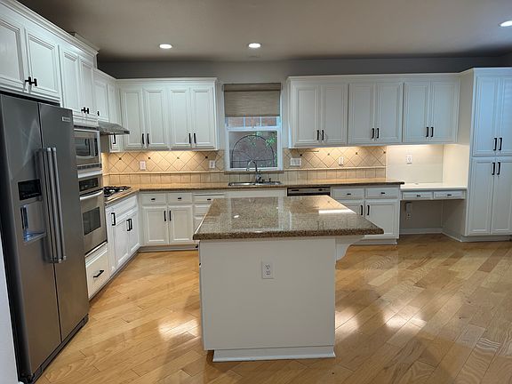 3rd image of 953 E River Pkwy #Py