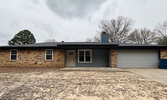 2nd image of 138 Shoreview Cir