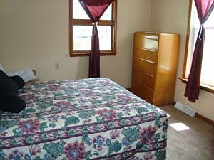 5th image of 1090 N Farnham St