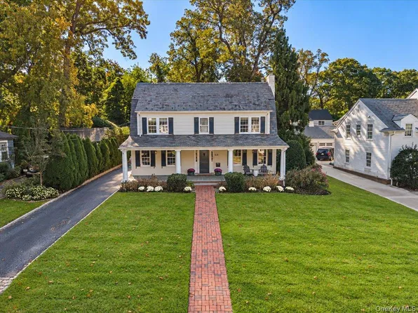 282 Ryder Road, Manhasset, NY 11030