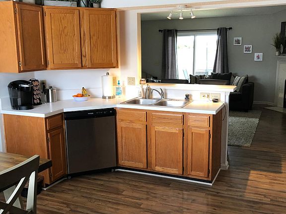 3rd image of 12457 Antler Hill Dr N