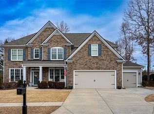 5008 Bayborough Dr, Hoschton, GA 30548