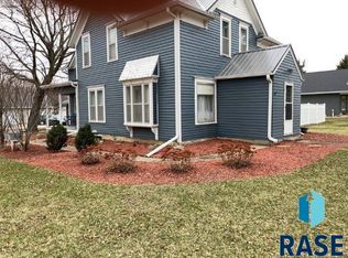 303 N Oak St, Inwood, IA 51240