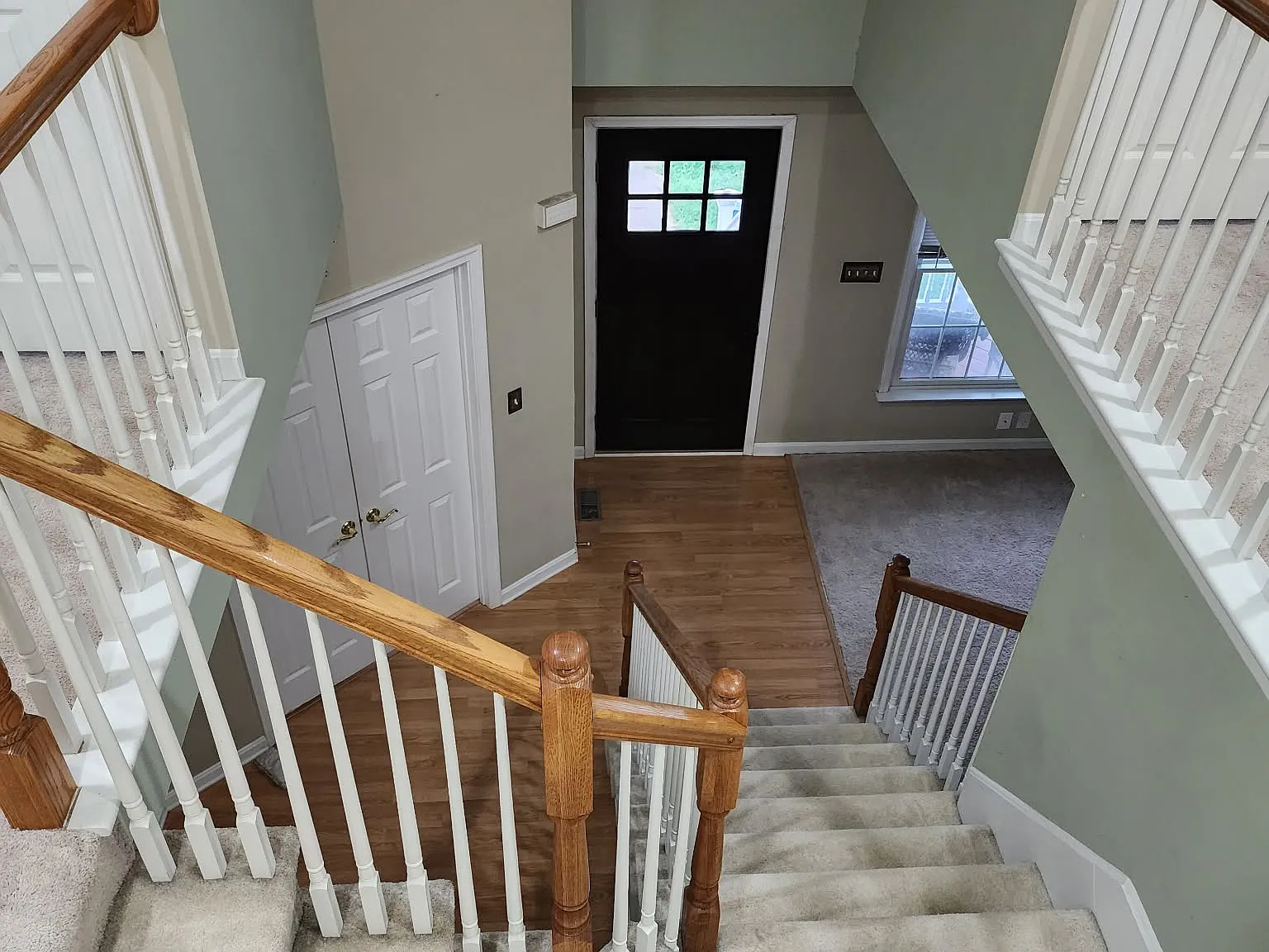 4 bed, 2.5 bath, 2070 sqft, $3,000 — Photo 4
