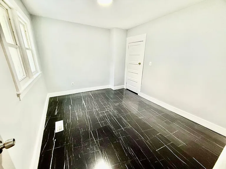 1150 Bailey Ave — Photo 10