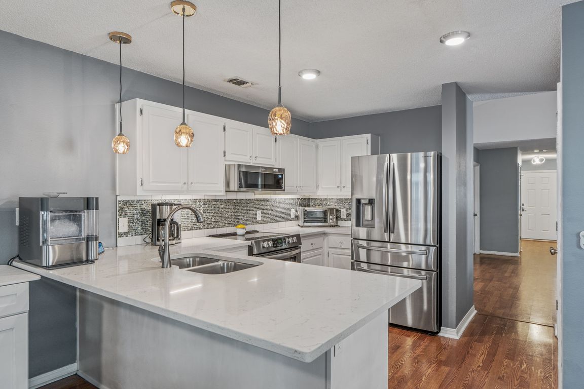 next background image