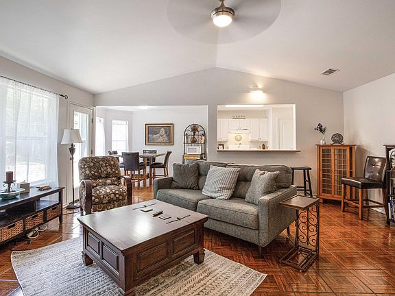 3rd image of 6106 London Dr