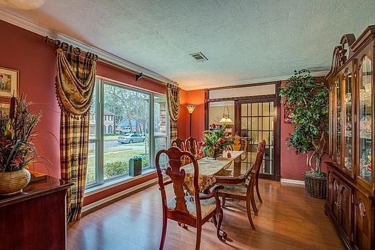 3rd image of 2019 Hickory Creek Dr