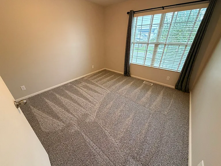 908 Mineral Dr — Photo 22