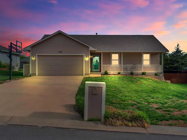 3424 NW 39th Ct, Topeka, KS 66618