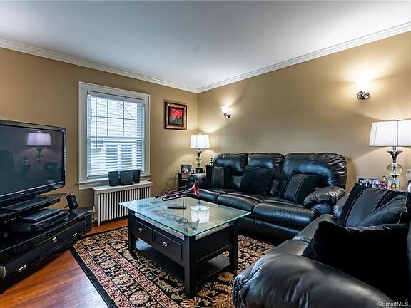 4th image of 72 Southwick Ave