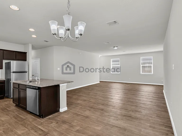 121 Naset Dr — Photo 7
