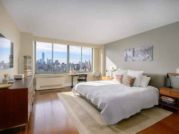 22 West 15th Street image 5 of 14