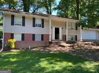 1150 Pineglen Dr, Riverdale, GA 30296