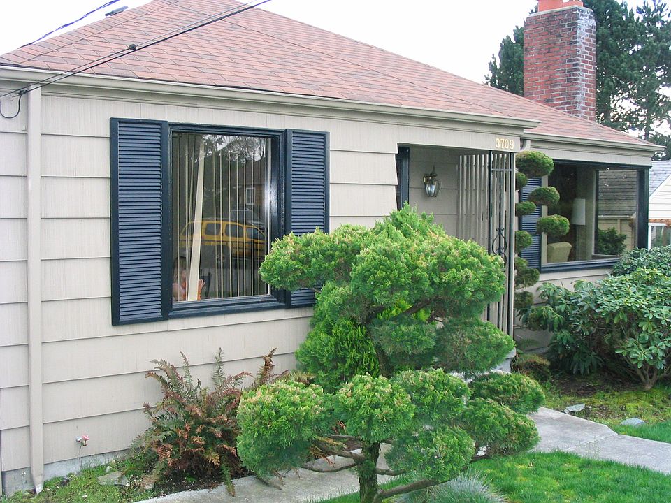 2nd image of 3709 SW Holden St