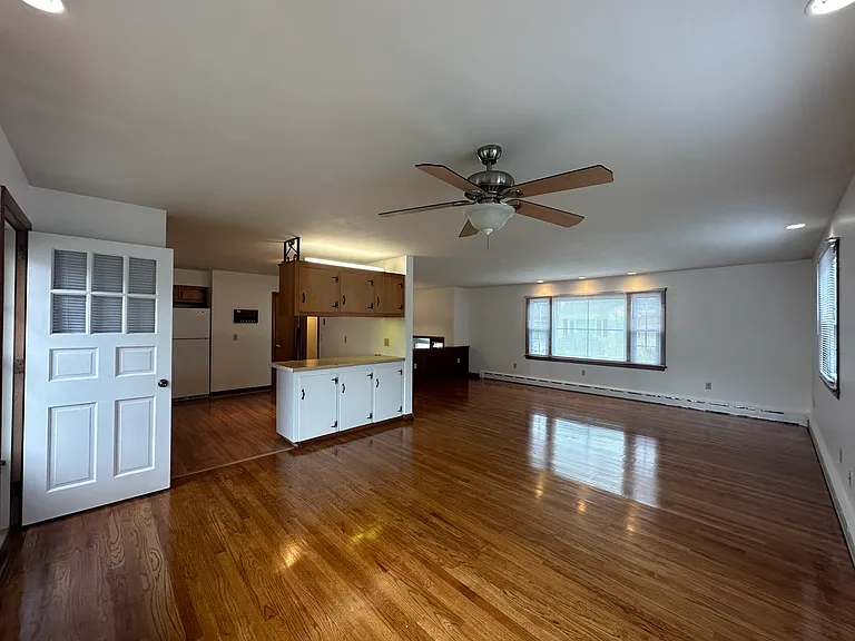 152 Evarts St — Photo 6