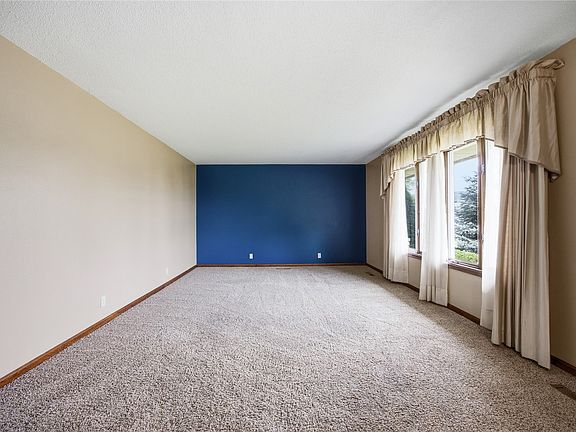 4th image of 502 9th Ave