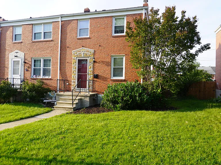 1710 Weston Ave — Photo 1