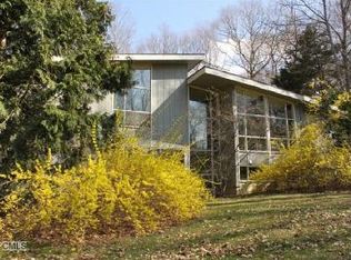 58 Deer Hill Dr, Ridgefield, CT 06877