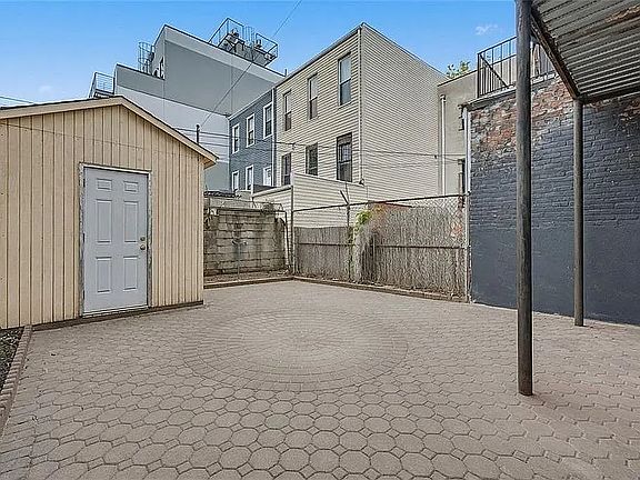 3rd image of 364 Evergreen Ave APT 1