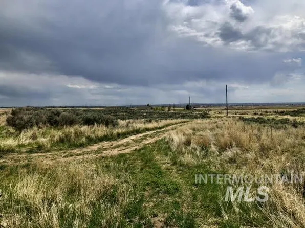 112 Parker Gulch Rd, Shoshone, ID 83352